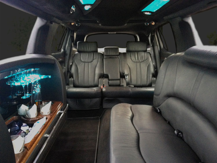 10 Passenger MKT Stretch Limousine
