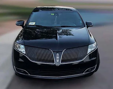 lincoln towncar 3 passengers