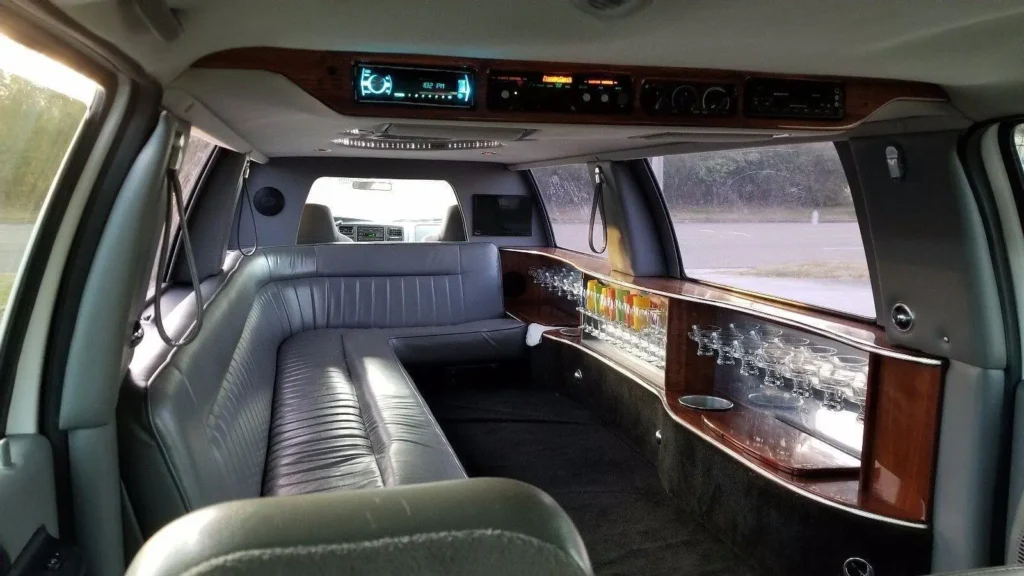 14 Passenger SUV Stretch Limousine – Group & Wedding Service St. Paul